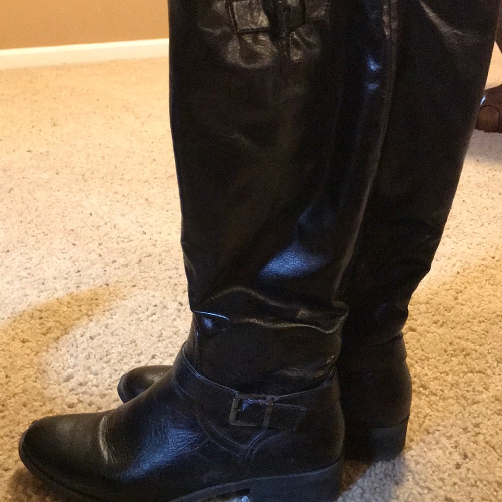 Kohl’s faux leather black boots size 10